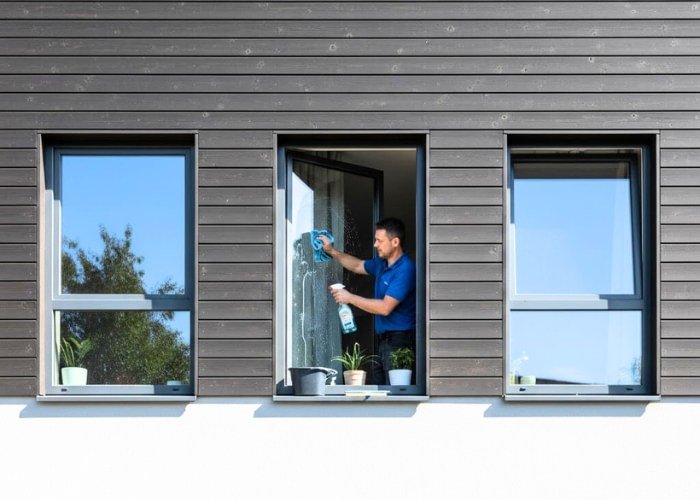 tilt and turn window clean